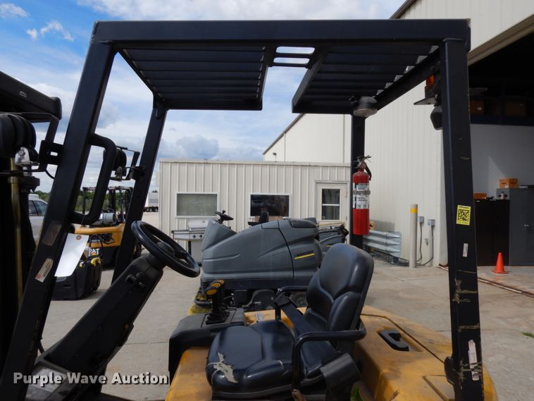 image for item DH6542 Yale ERC050GHN48TE084  forklift