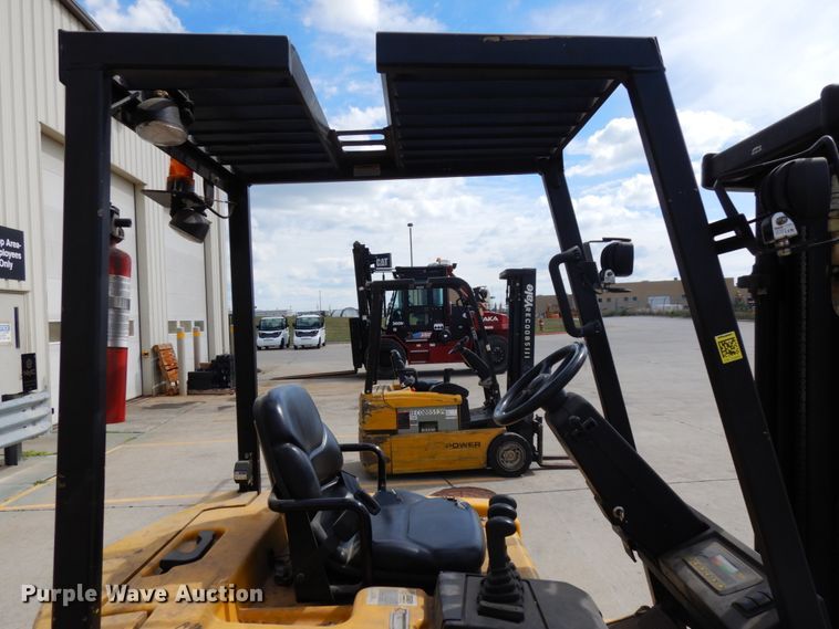 image for item DH6542 Yale ERC050GHN48TE084  forklift