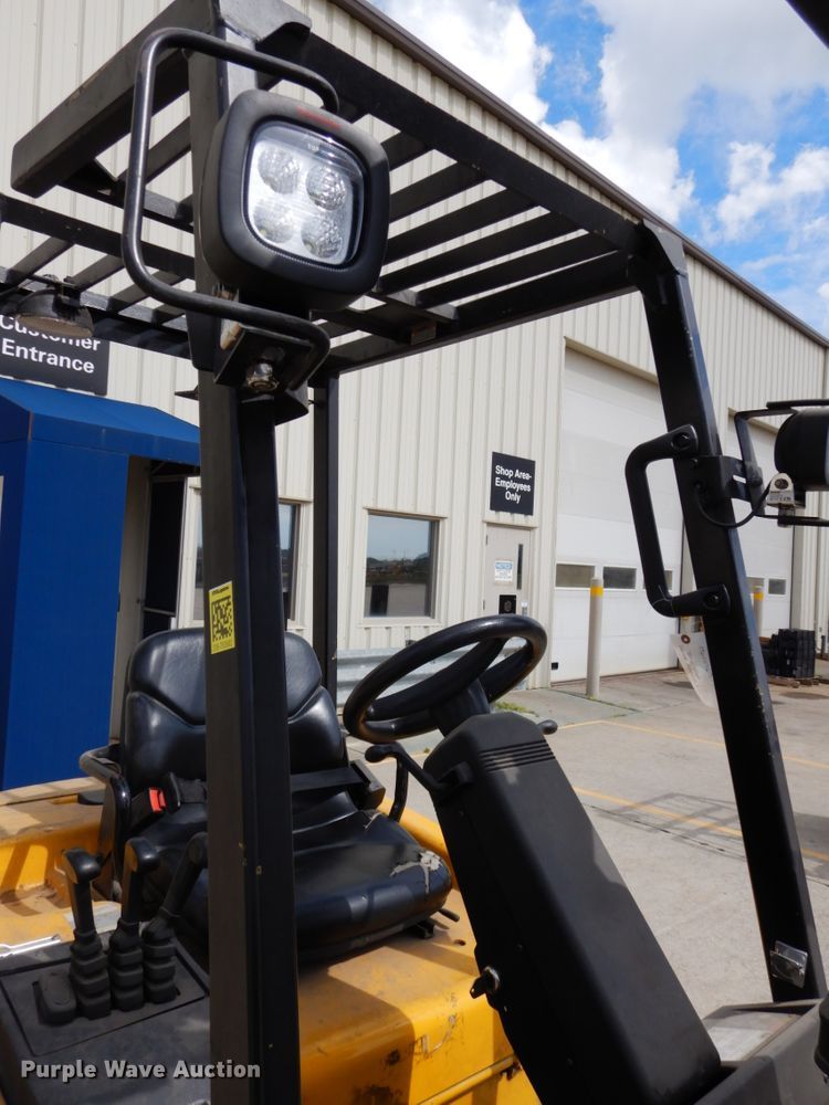 image for item DH6542 Yale ERC050GHN48TE084  forklift