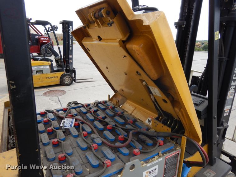 image for item DH6542 Yale ERC050GHN48TE084  forklift