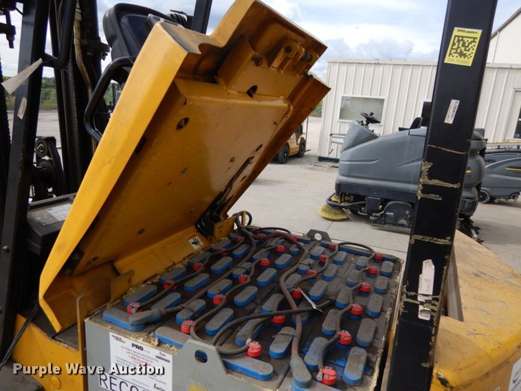 image for item DH6542 Yale ERC050GHN48TE084  forklift