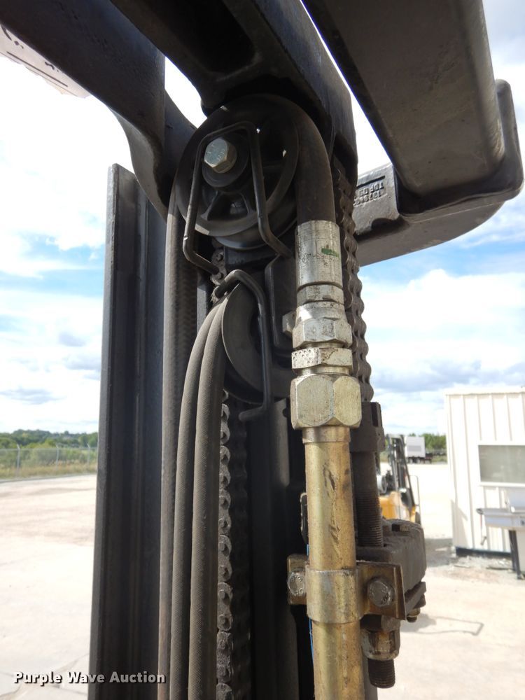 image for item DH6542 Yale ERC050GHN48TE084  forklift