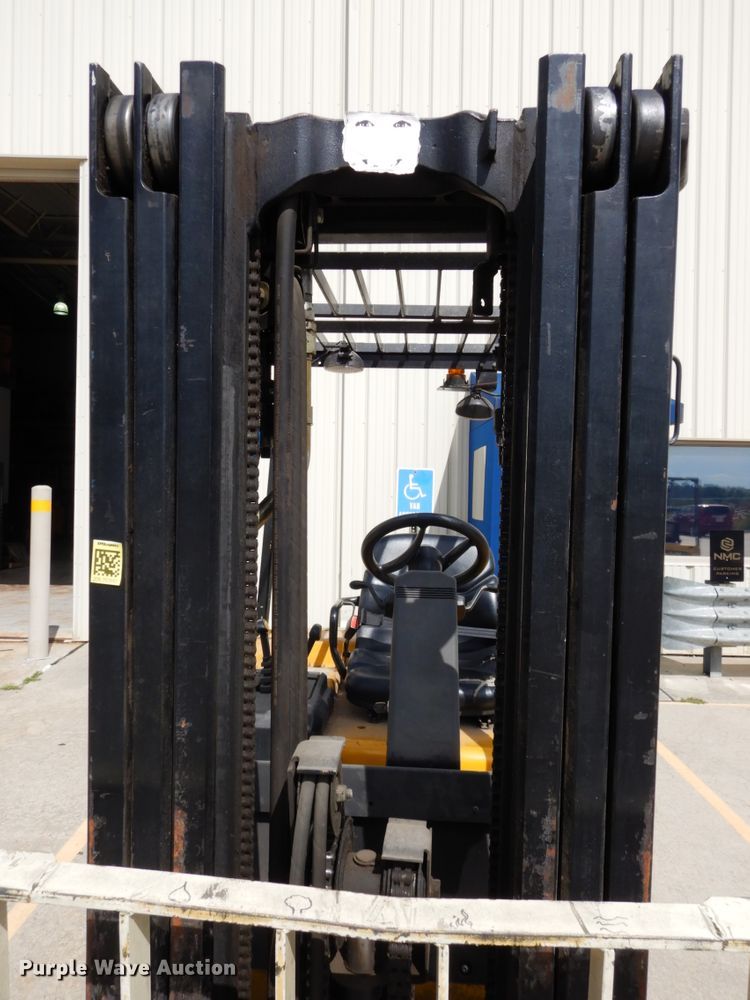 image for item DH6542 Yale ERC050GHN48TE084  forklift