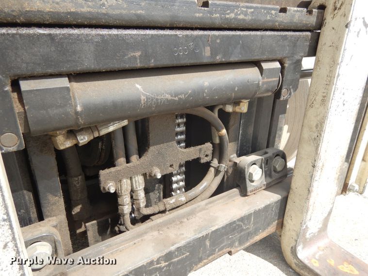 image for item DH6542 Yale ERC050GHN48TE084  forklift