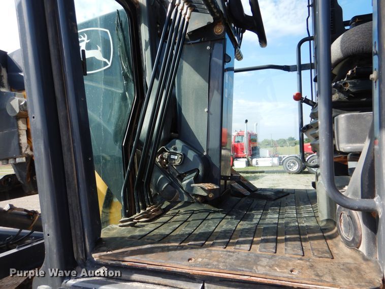 image for item DI0269 2013 John Deere 672G  motor grader