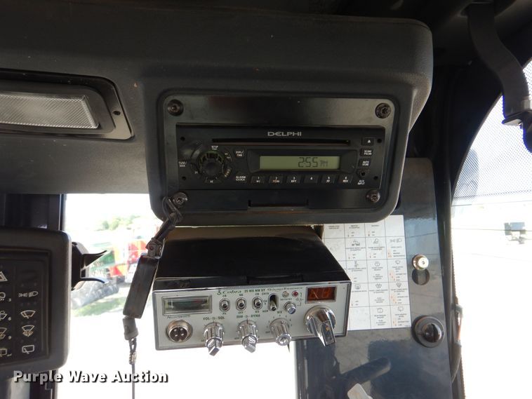 image for item DI0269 2013 John Deere 672G  motor grader