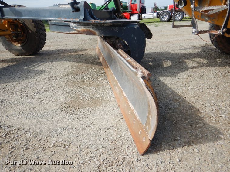 image for item DI0269 2013 John Deere 672G  motor grader