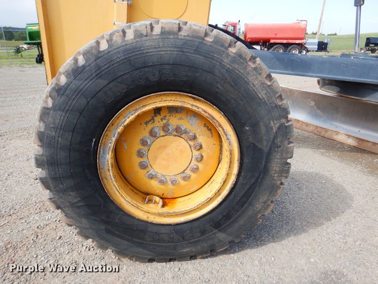 image for item DI0269 2013 John Deere 672G  motor grader