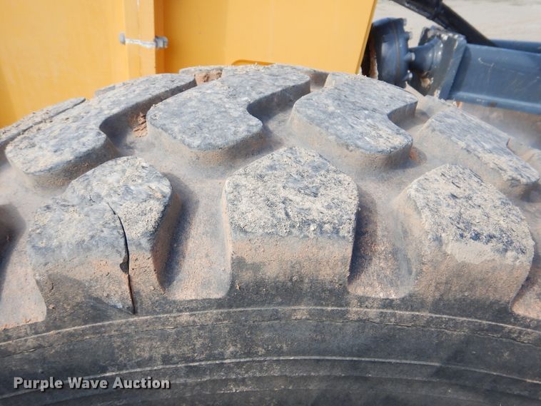 image for item DI0269 2013 John Deere 672G  motor grader