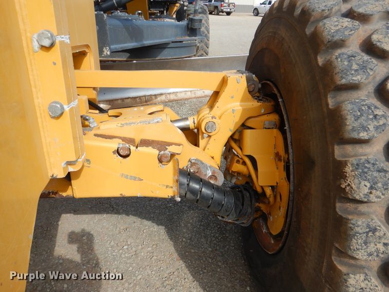 image for item DI0269 2013 John Deere 672G  motor grader