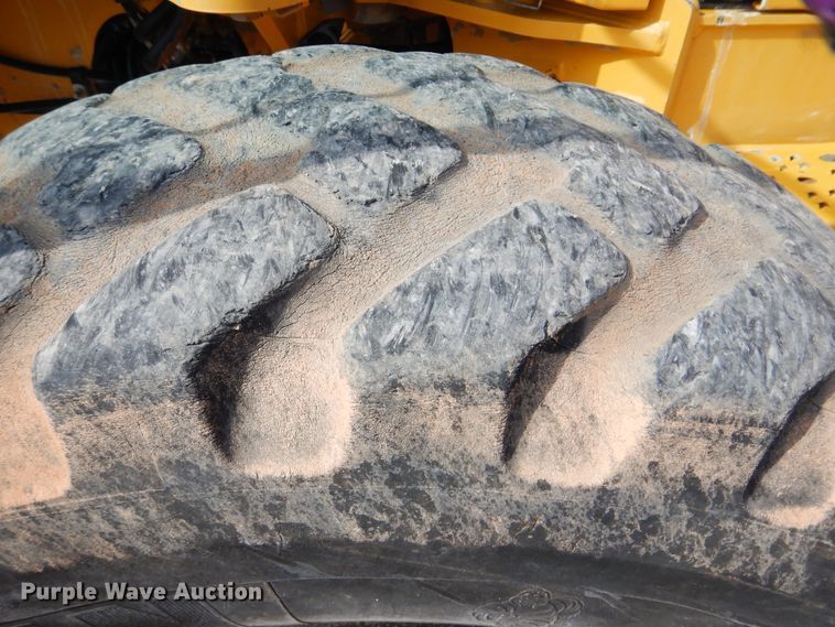 image for item DI0269 2013 John Deere 672G  motor grader