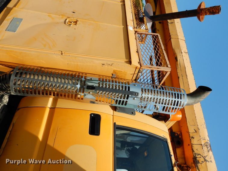 image for item DJ4279 1991 GMC TopKick SL  digger derrick truck