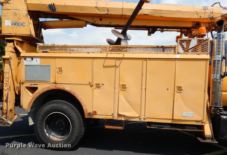 image for item DJ4279 1991 GMC TopKick SL  digger derrick truck