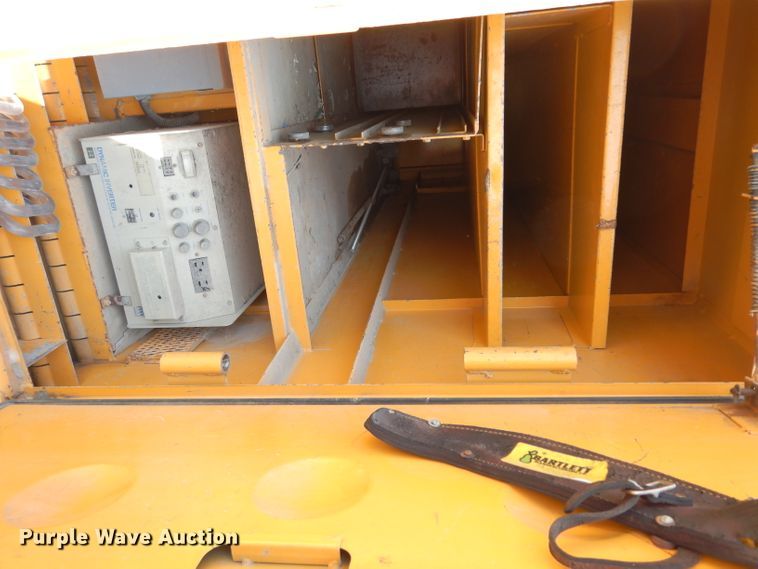 image for item DJ4279 1991 GMC TopKick SL  digger derrick truck