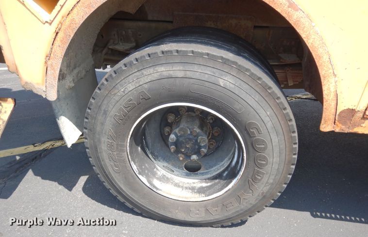 image for item DJ4279 1991 GMC TopKick SL  digger derrick truck