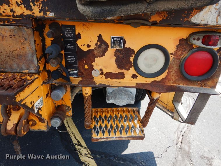 image for item DJ4279 1991 GMC TopKick SL  digger derrick truck