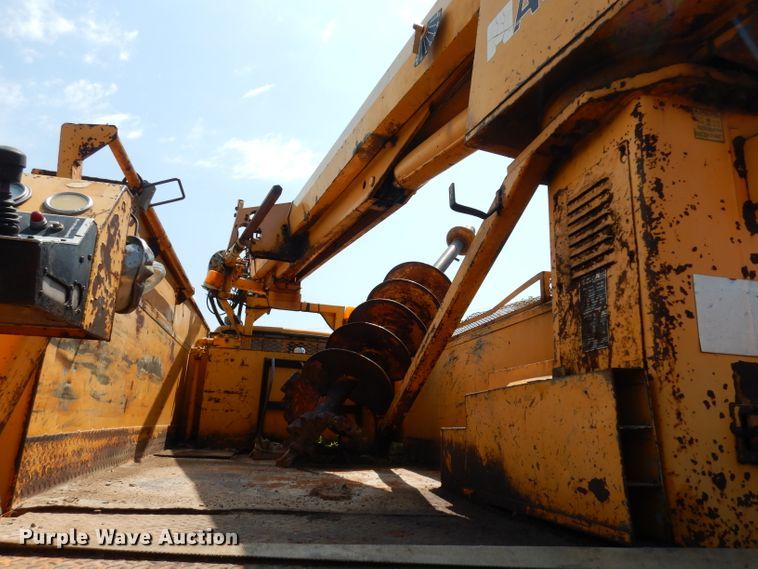 image for item DJ4279 1991 GMC TopKick SL  digger derrick truck