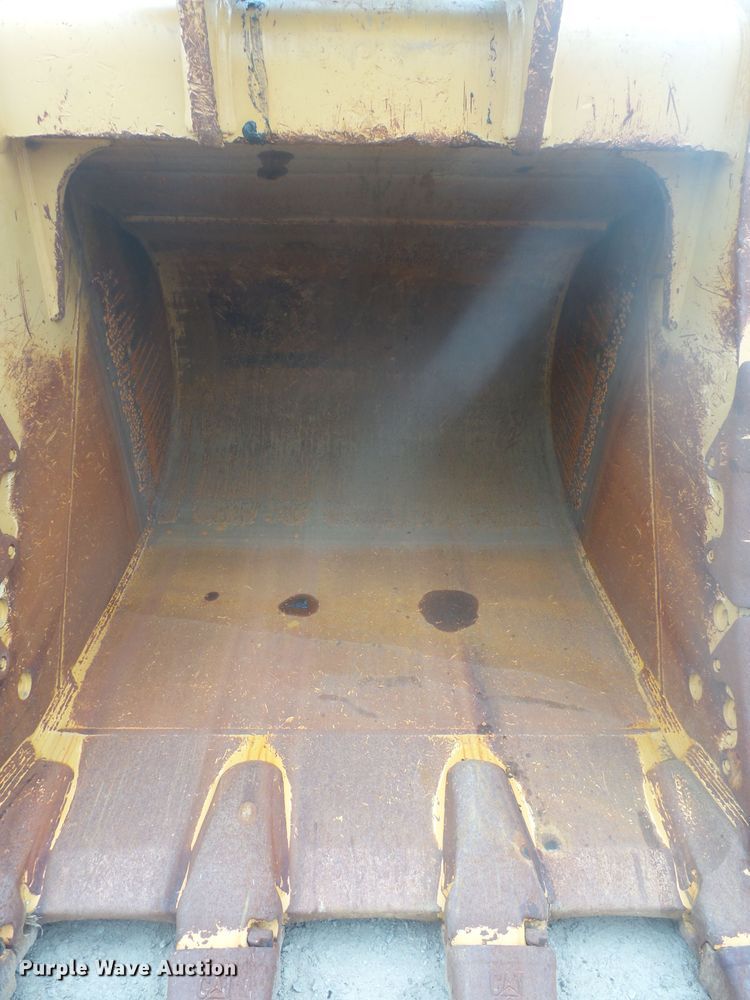 image for item EF9633 2014 Caterpillar 374F L  excavator