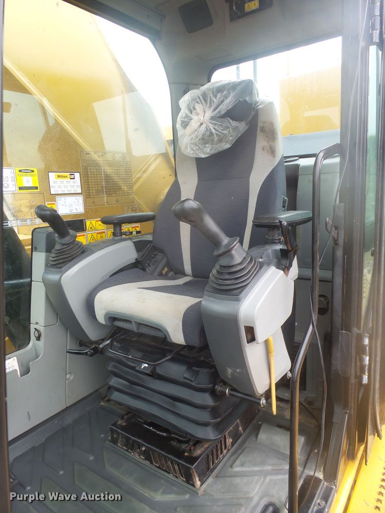 image for item EF9633 2014 Caterpillar 374F L  excavator