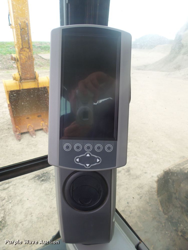 image for item EF9633 2014 Caterpillar 374F L  excavator