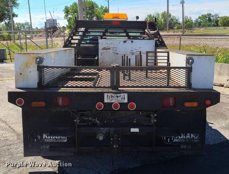 image for item EL9890 2005 Ford F450 Super Duty  flatbed truck