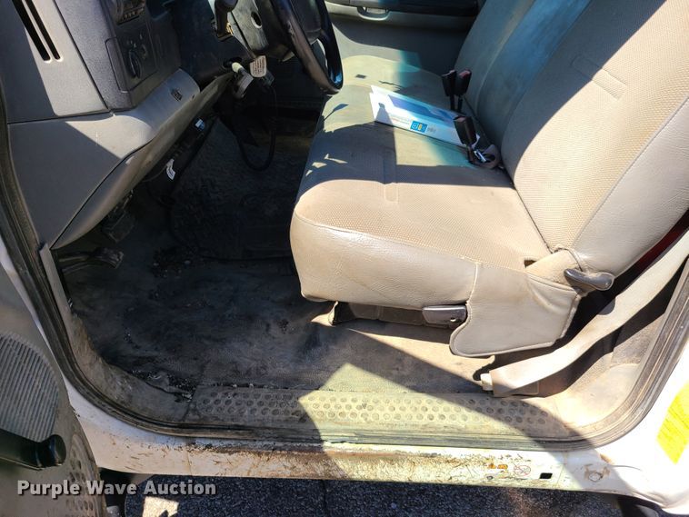 image for item EL9890 2005 Ford F450 Super Duty  flatbed truck