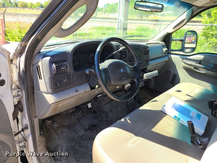 image for item EL9890 2005 Ford F450 Super Duty  flatbed truck