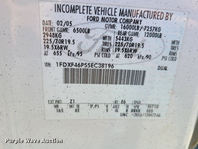 image for item EL9890 2005 Ford F450 Super Duty  flatbed truck