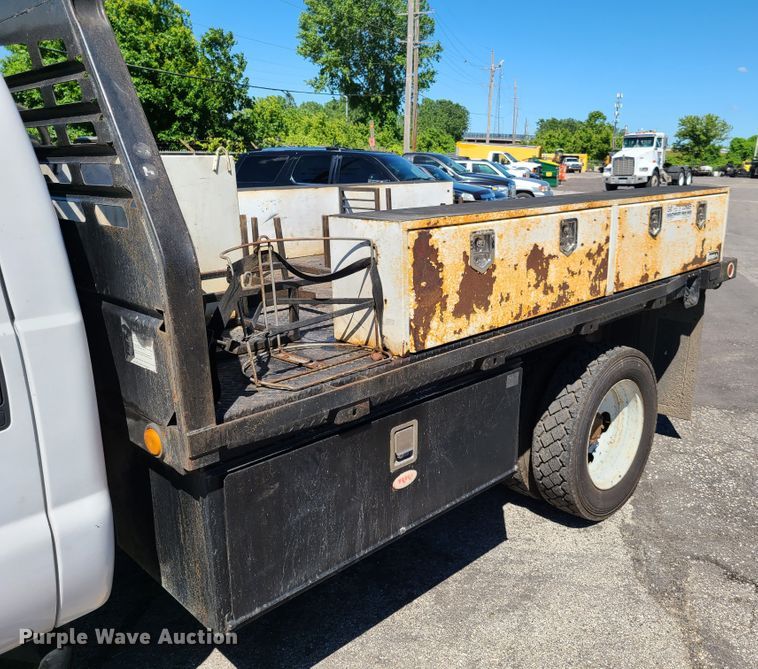 image for item EL9890 2005 Ford F450 Super Duty  flatbed truck