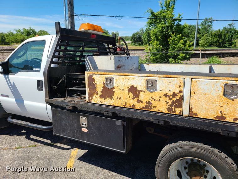 image for item EL9890 2005 Ford F450 Super Duty  flatbed truck