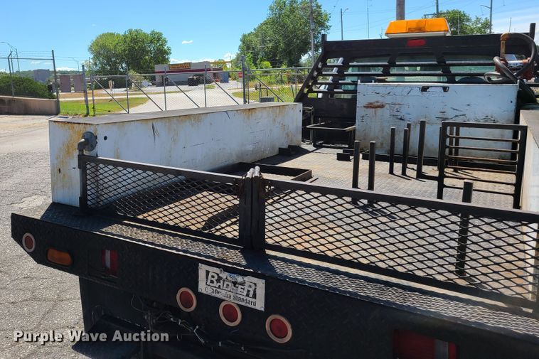 image for item EL9890 2005 Ford F450 Super Duty  flatbed truck