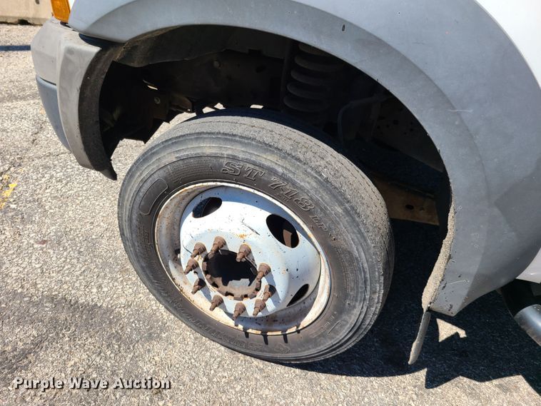 image for item EL9890 2005 Ford F450 Super Duty  flatbed truck