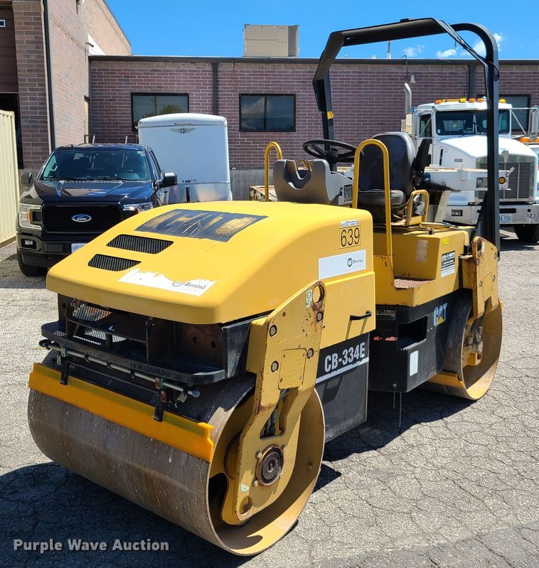 image for item EL9891 2006 Caterpillar CB-334E  vibratory double drum roller