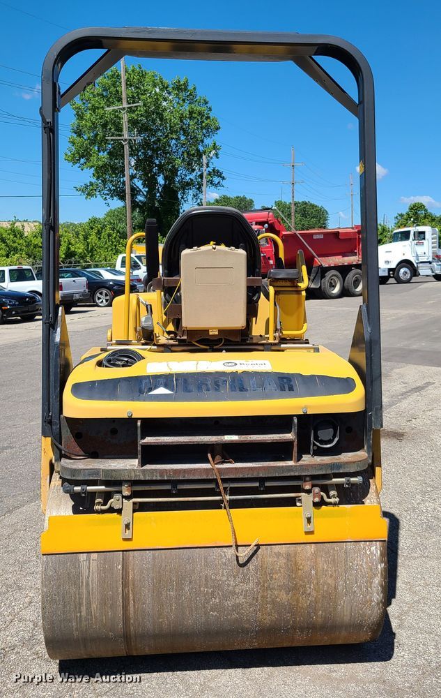image for item EL9891 2006 Caterpillar CB-334E  vibratory double drum roller