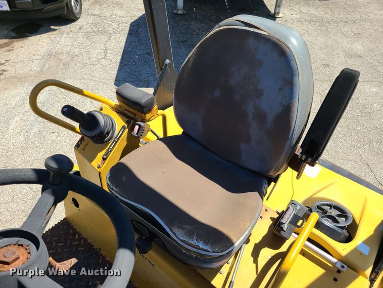 image for item EL9891 2006 Caterpillar CB-334E  vibratory double drum roller