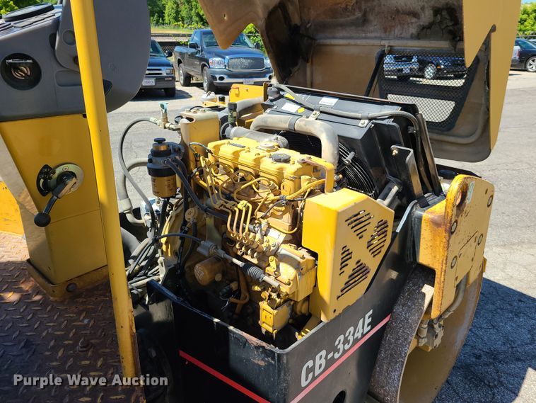 image for item EL9891 2006 Caterpillar CB-334E  vibratory double drum roller