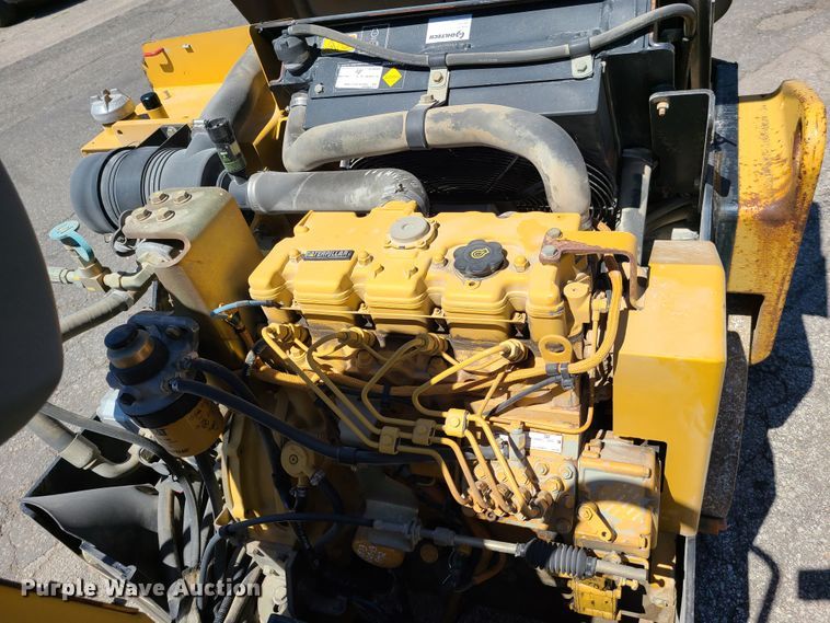 image for item EL9891 2006 Caterpillar CB-334E  vibratory double drum roller