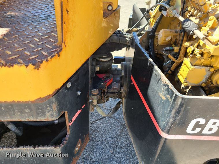 image for item EL9891 2006 Caterpillar CB-334E  vibratory double drum roller
