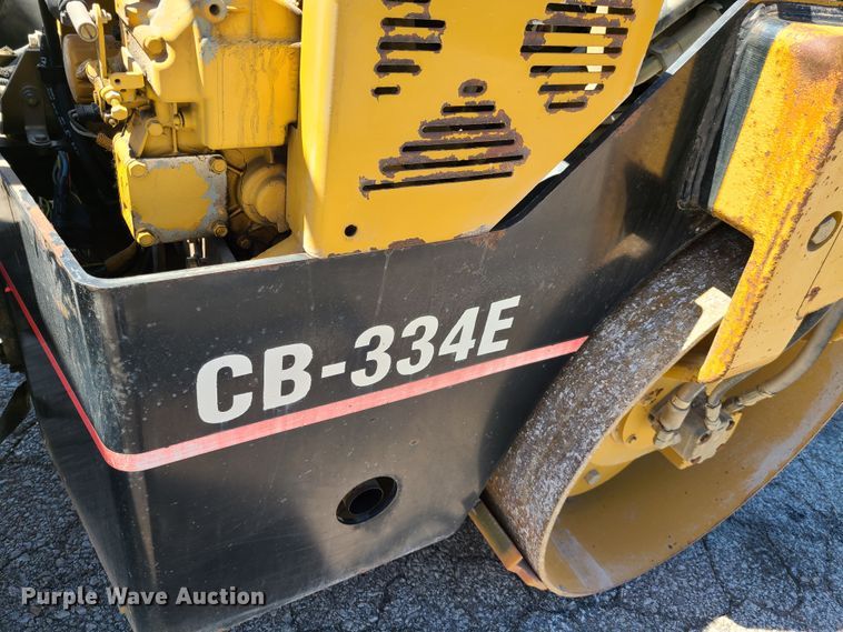image for item EL9891 2006 Caterpillar CB-334E  vibratory double drum roller