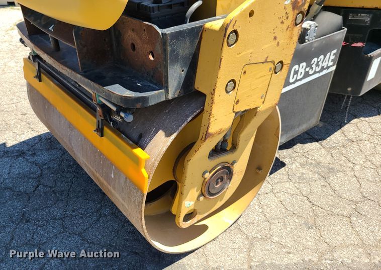 image for item EL9891 2006 Caterpillar CB-334E  vibratory double drum roller