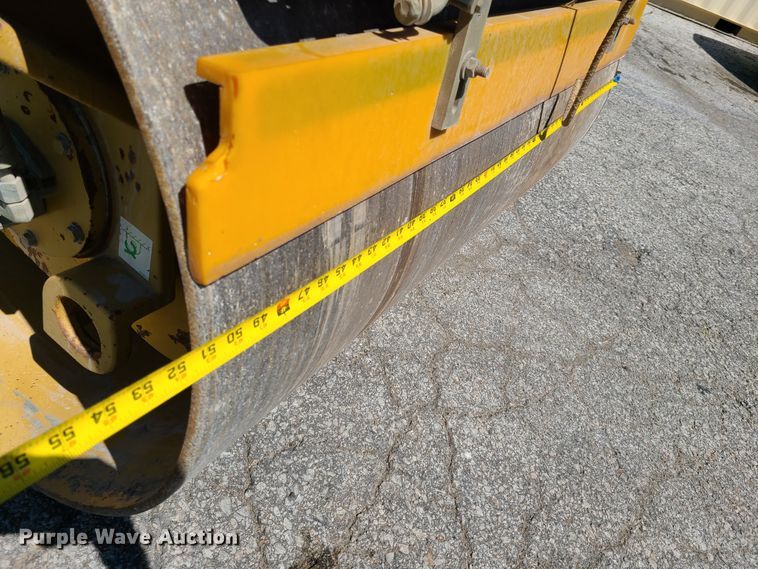 image for item EL9891 2006 Caterpillar CB-334E  vibratory double drum roller