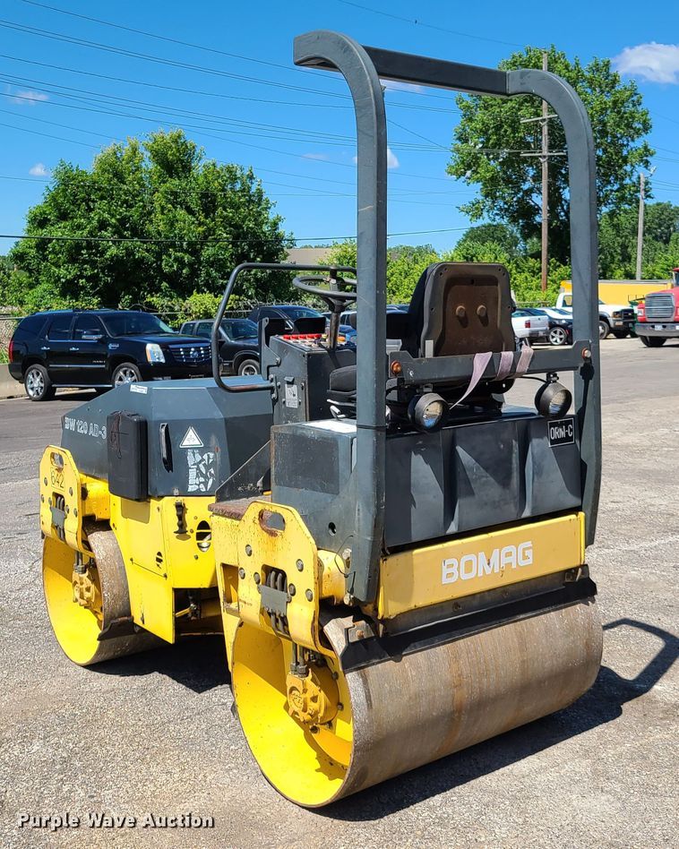 image for item EL9892 Bomag BW120AD-3  vibratory double drum roller