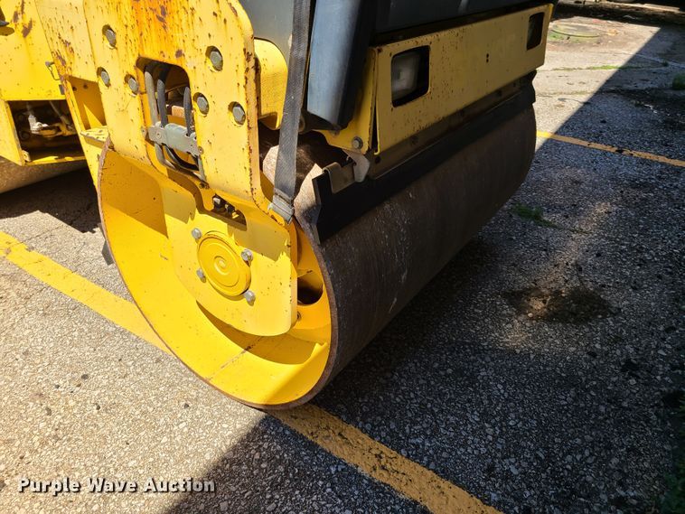 image for item EL9893 Bomag BW138AD  vibratory double drum roller
