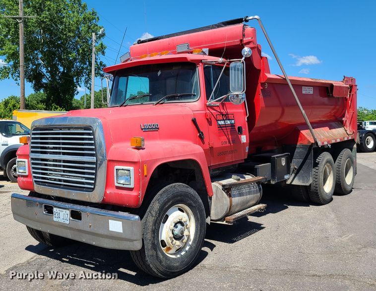 image for item EL9895 1995 Ford L8000  dump truck