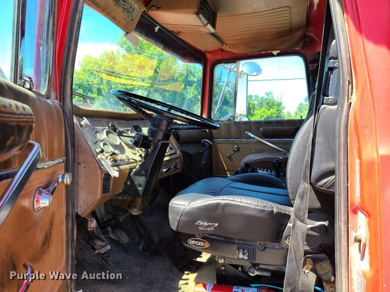 image for item EL9895 1995 Ford L8000  dump truck