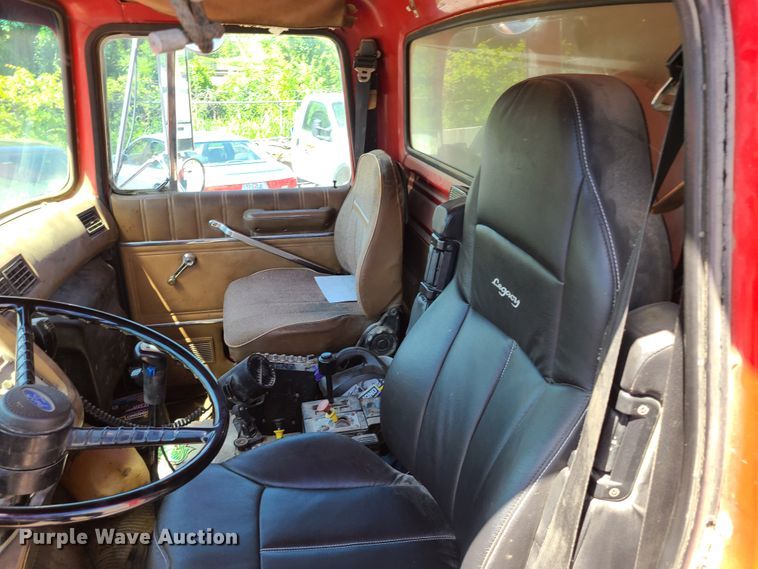 image for item EL9895 1995 Ford L8000  dump truck