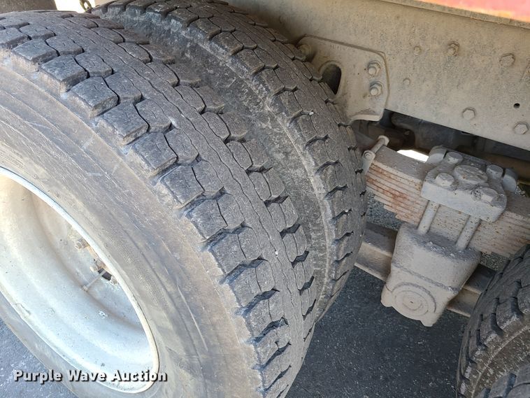 image for item EL9895 1995 Ford L8000  dump truck