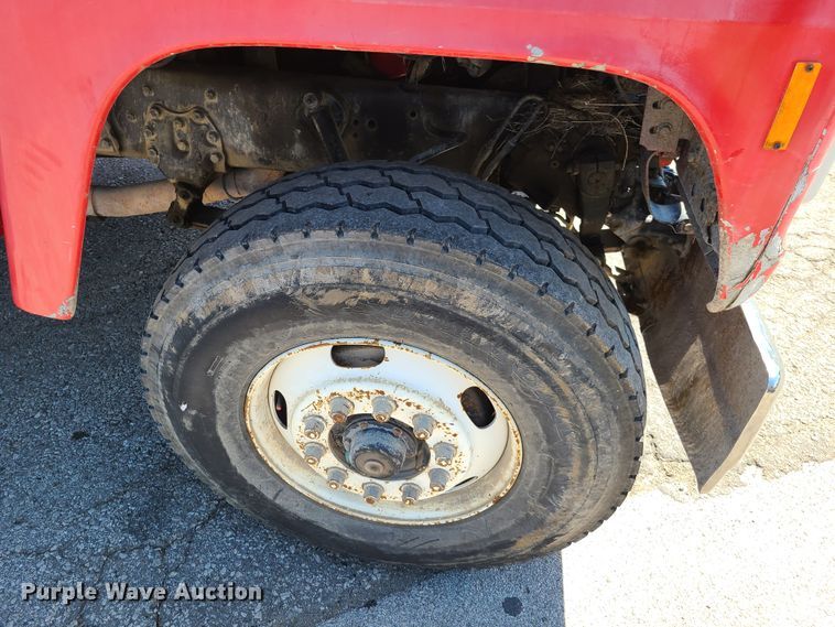 image for item EL9895 1995 Ford L8000  dump truck