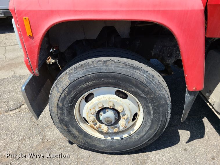 image for item EL9895 1995 Ford L8000  dump truck