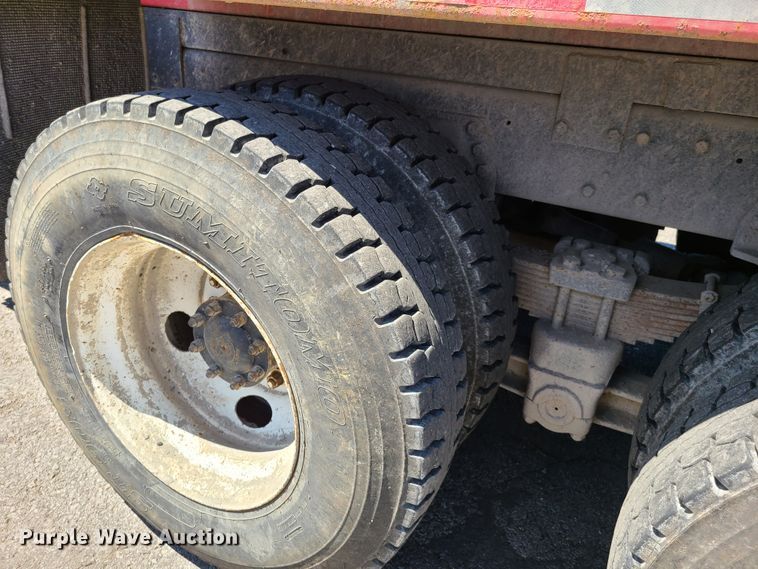 image for item EL9895 1995 Ford L8000  dump truck